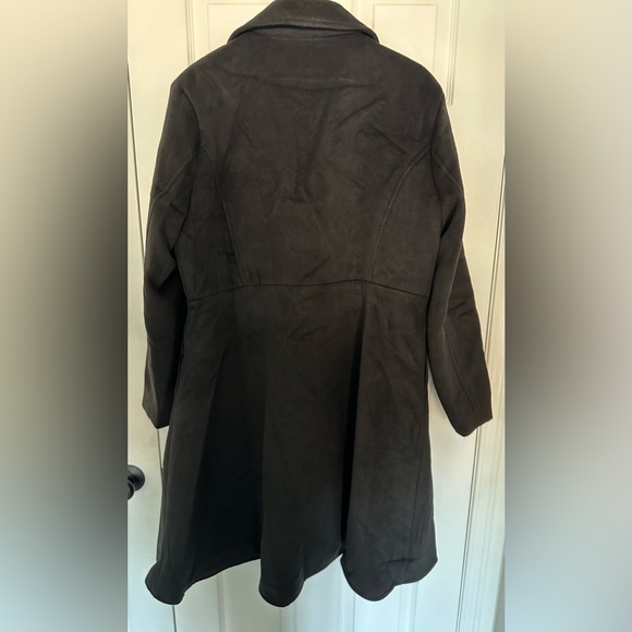 HEARTS & ROSES LONDON Black Double-Breasted Pocket Coat - Picture 3 of 5